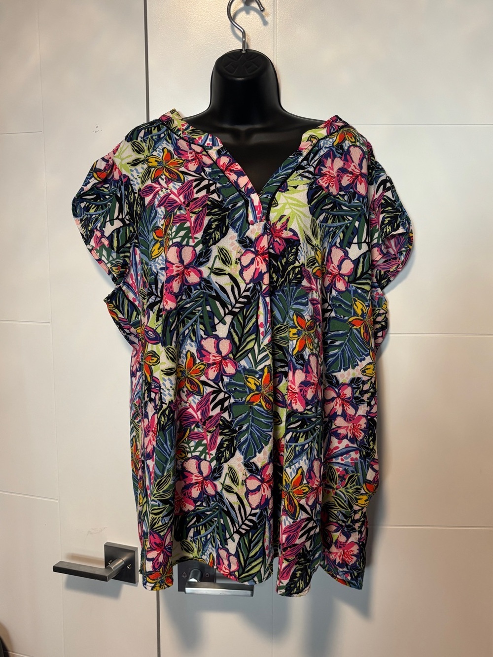 Mandee Tropical Floral V-Neck Tunic Blouse